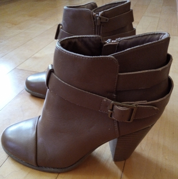 Lauren Conrad Farren heeled ankle booties in tan women's size 5 - Picture 1 of 9